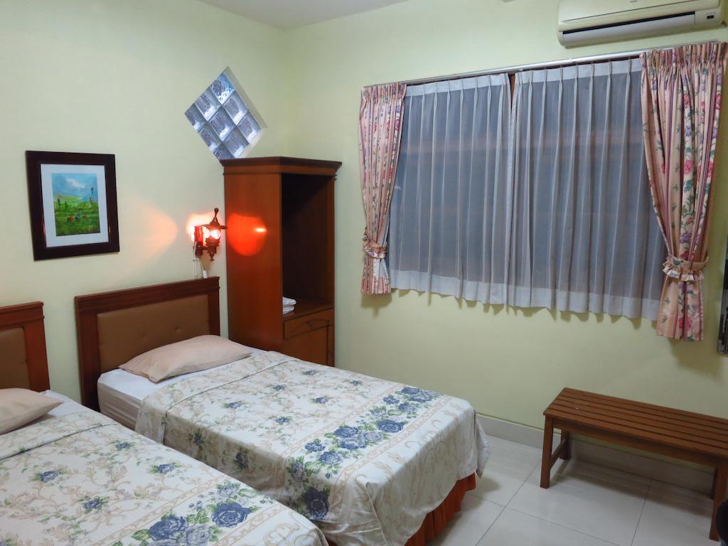 เอ็นนี่เกสท์เฮาส์ Hotel มะลัง ภายนอก รูปภาพ