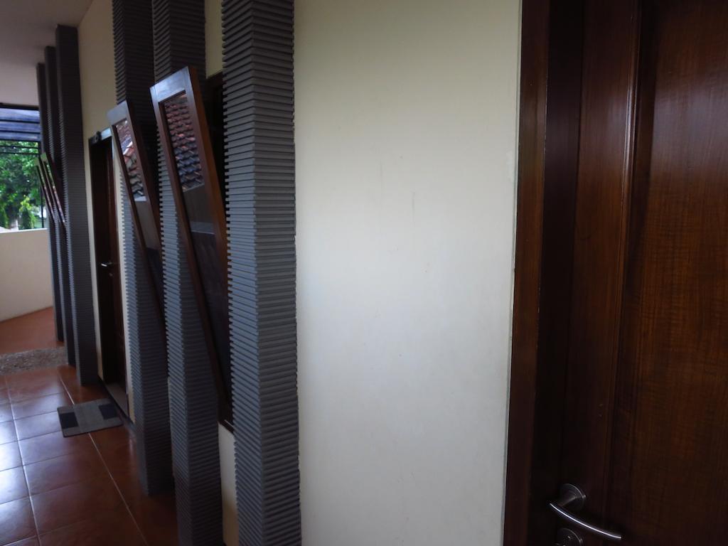 เอ็นนี่เกสท์เฮาส์ Hotel มะลัง ภายนอก รูปภาพ