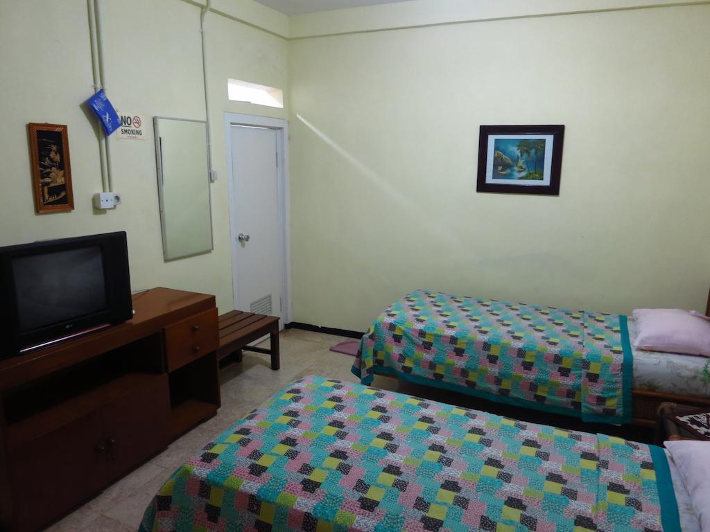 เอ็นนี่เกสท์เฮาส์ Hotel มะลัง ภายนอก รูปภาพ